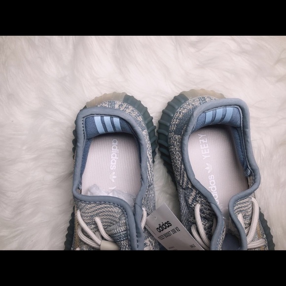 ❤️SOLD❤️ADIDAS yeezy boost 350 V2 adults size 5.5 - Picture 5 of 10